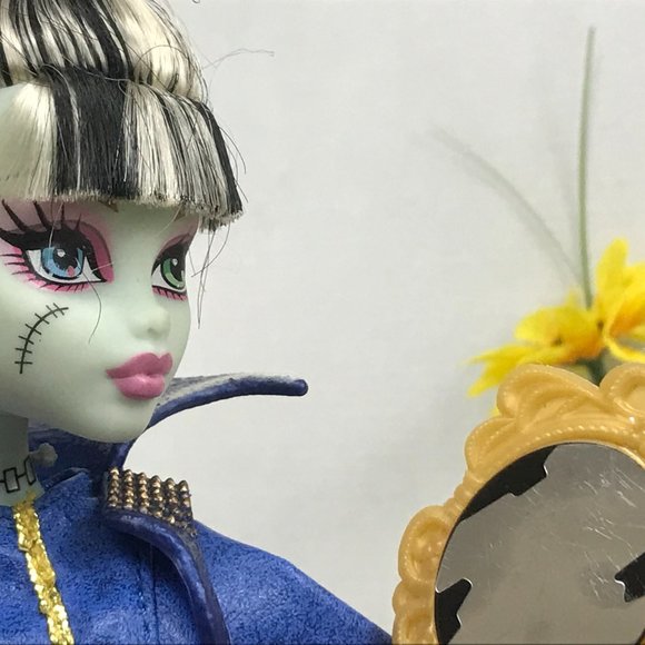 Monster High Frankie Stein - Picture 3 of 6